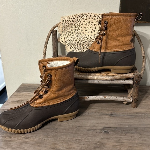 EUC! BLUE SUEDE SHOES HUEY TODDLER FLEECE LINED LACE UP DUCK BOOTS - Picture 2 of 13